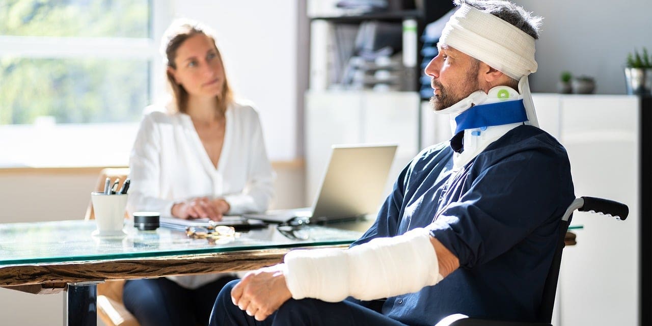What Makes A Great Personal Injury Attorney What Makes A Great Personal Injury Attorney, PI client with attorney